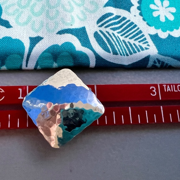 Stuart Nye Hammered Square French Wire Earrings - Picture 6 of 10